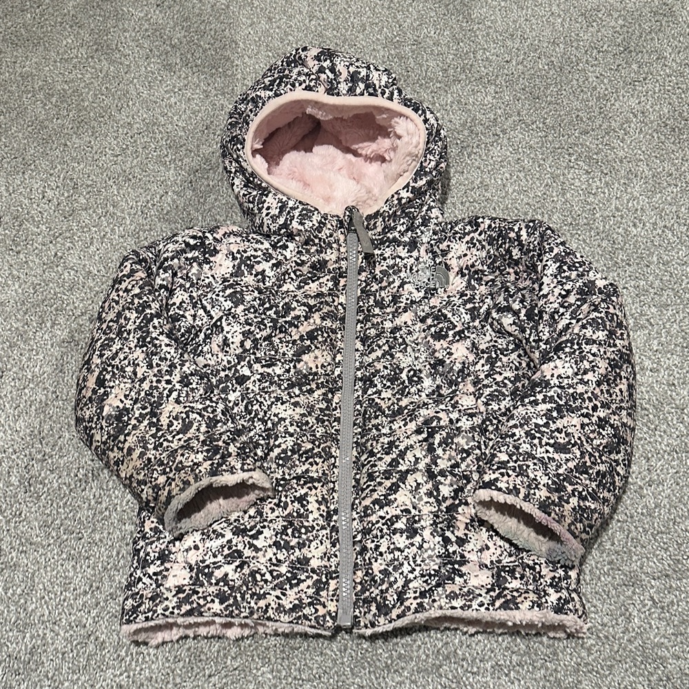 The North Face Reversible winter jacket coat 3T‎ pink and speckled patterned